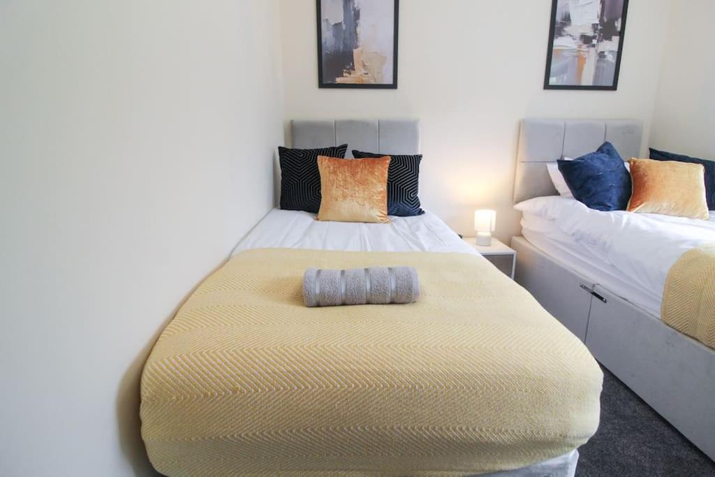 Modern 3 Bed, Contractors Welcome, Bradford Bradford  Exterior photo