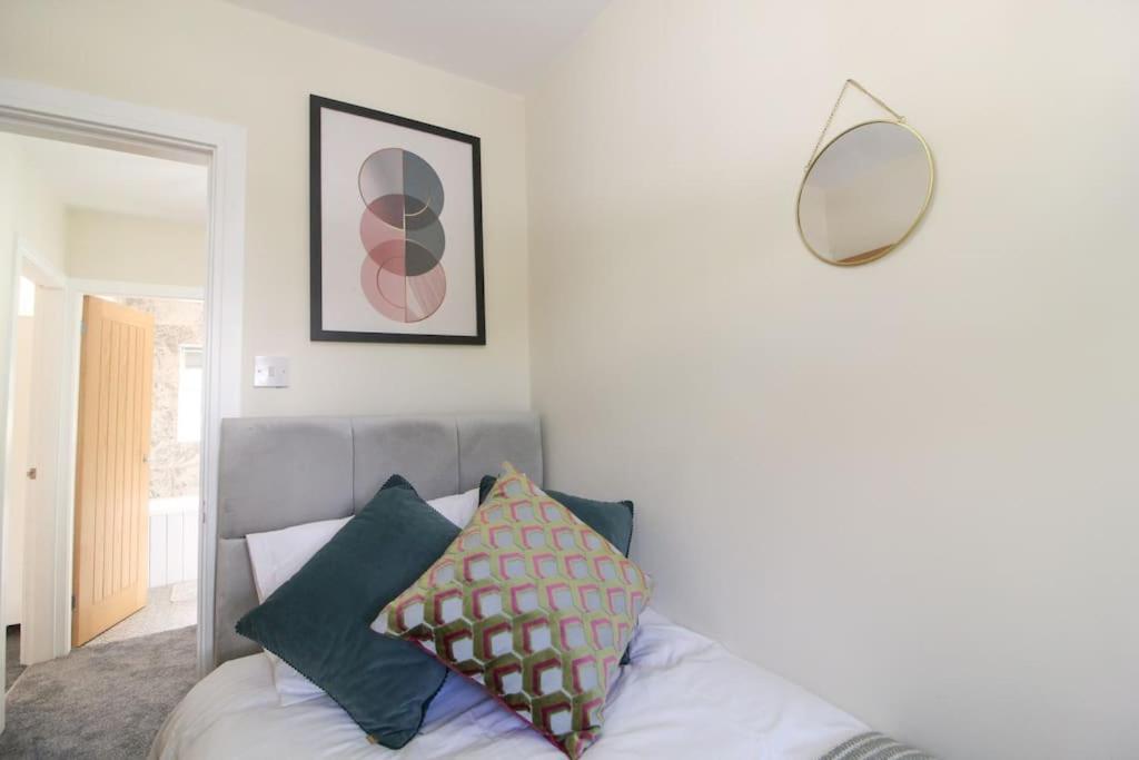 Modern 3 Bed, Contractors Welcome, Bradford Bradford  Exterior photo